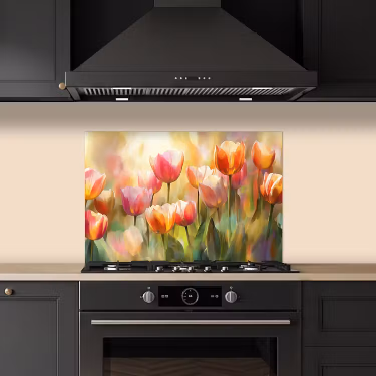 Spatscherm keuken - Tulpen - Sprookjesachtig - Kleurrijk — 2