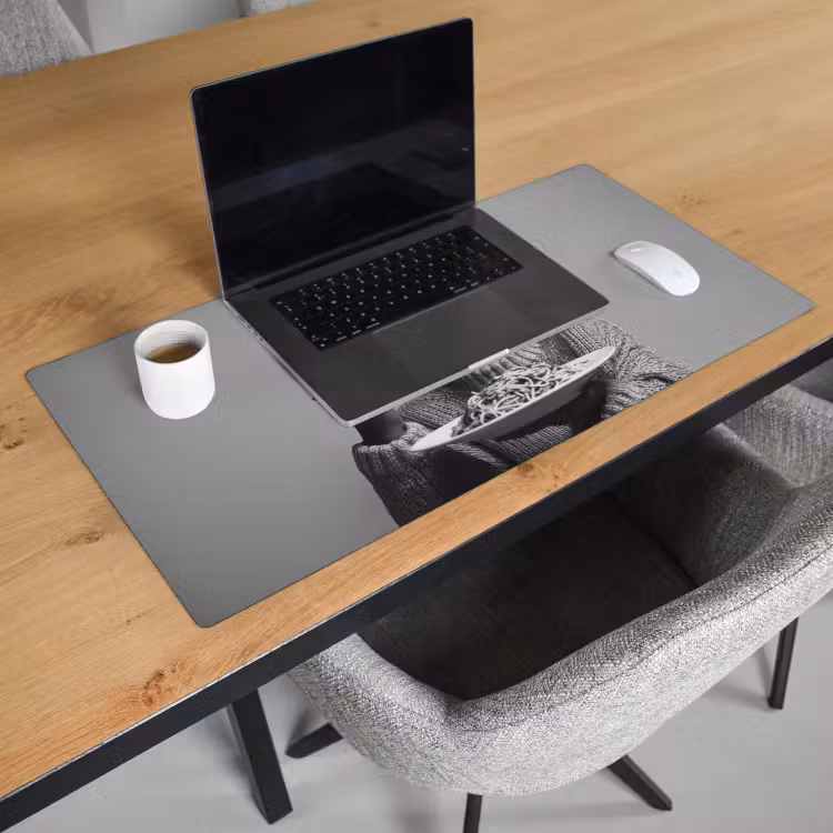 Bureau onderlegger - Vrouw met Krullen Spaghetti Zwart Wit — 2