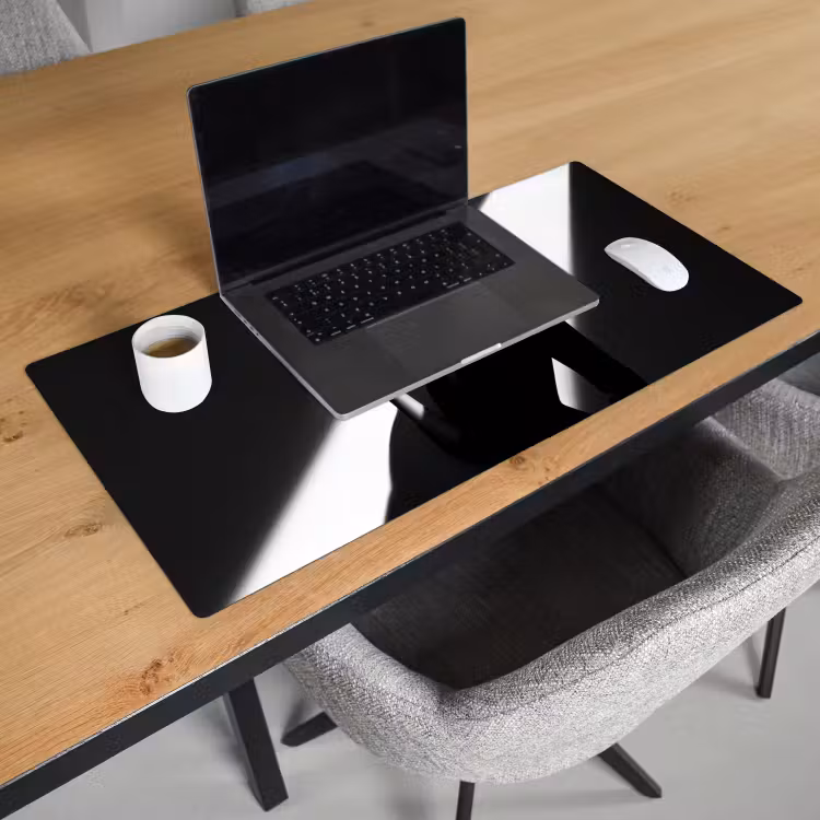 Bureau onderlegger - Vrouw met Hoed Wijnglas Zwart Wit — 2