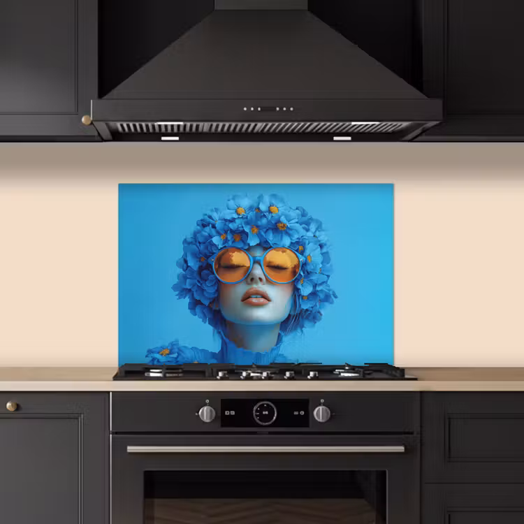 Spatscherm keuken - Vrouw - Bloem - Blauw - Modern - Bril - Portret — 2