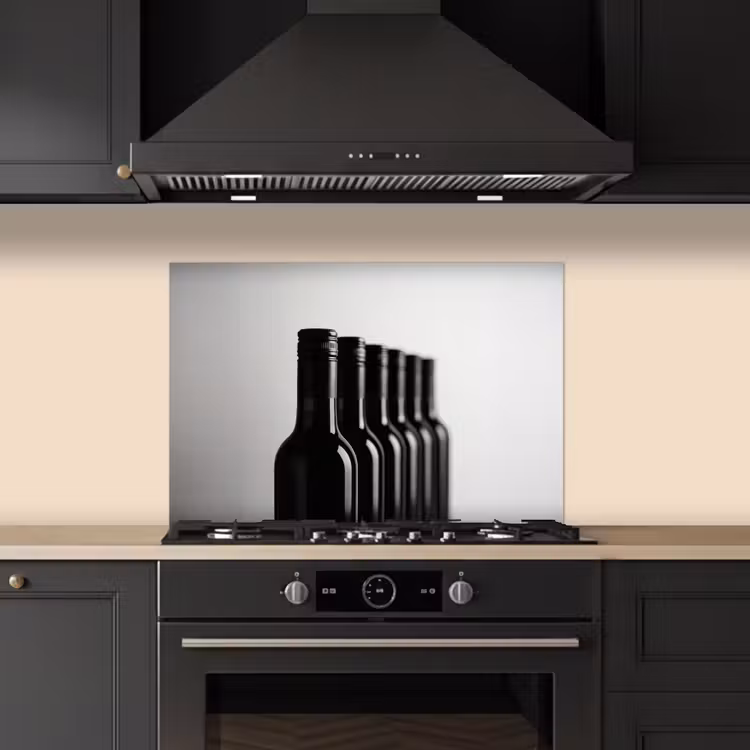 Spatscherm keuken - Wijnflessen - Zwart - Minimalistisch — 2