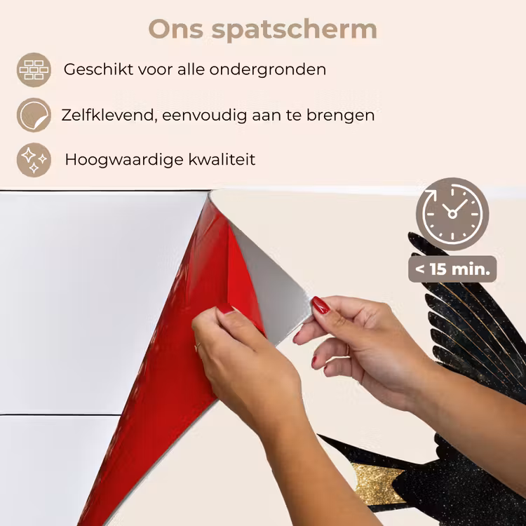 Spatscherm keuken - Zwarte zwaluw - Gouden accenten - Lichte achtergrond — 4