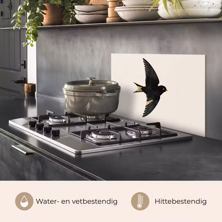 Spatscherm keuken - Zwarte zwaluw - Gouden accenten - Lichte achtergrond — 7