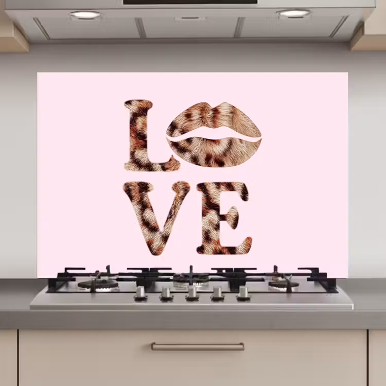 Spatscherm keuken - Tekst - Love - Pantervacht - Lichtroze — 1