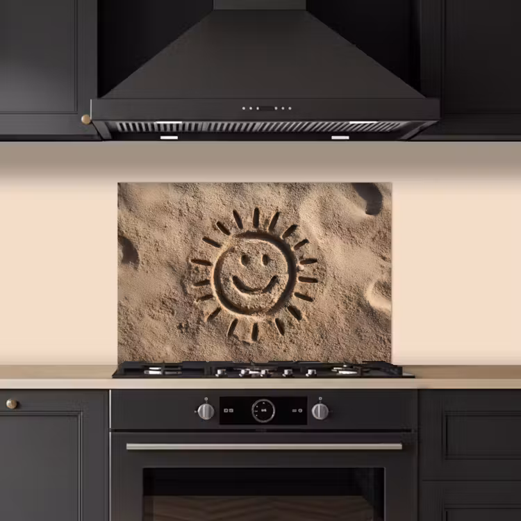 Spatscherm keuken - Gezichtje - Zon - Zand - Getekend — 2