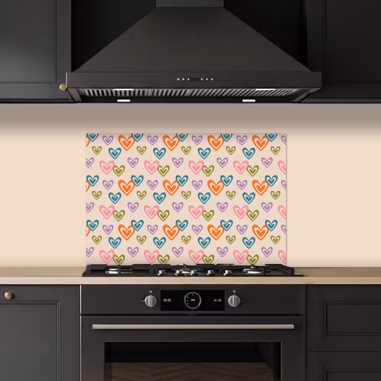 Spatscherm keuken - Kleurrijk - Hartjes - Patroon - Beige — 1