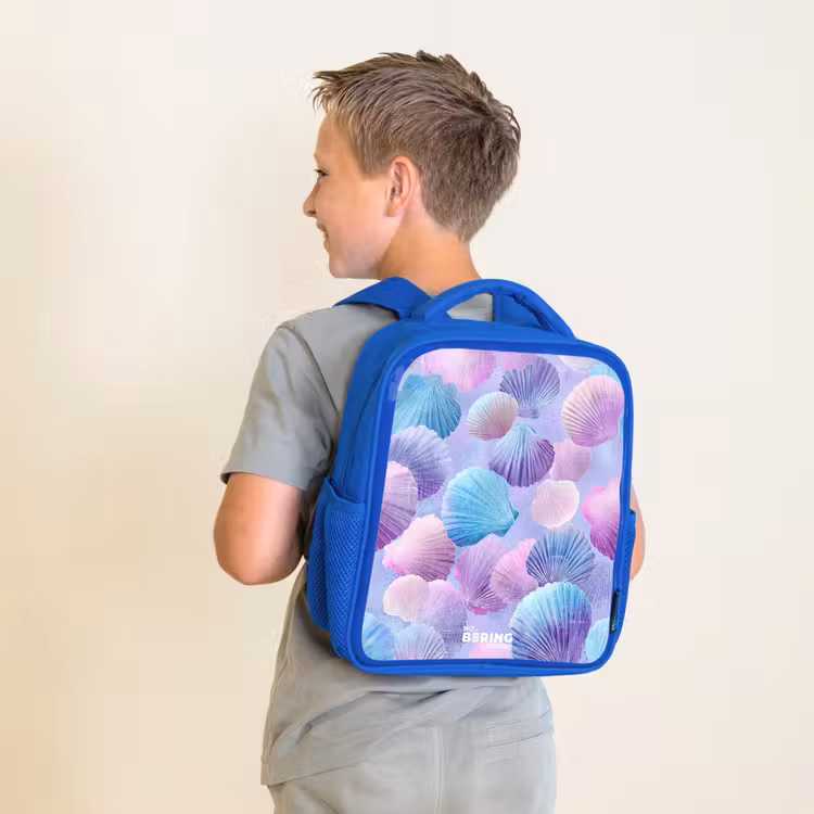 Rugzak kind - blauw - Gekleurde schelpen op een paarse achtergrond — 3