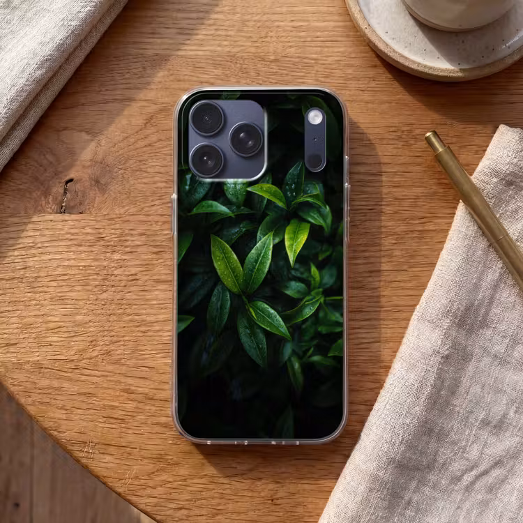 Telefoonhoesje Softcase - Bladeren - Regendruppels - Licht - Groen — 2