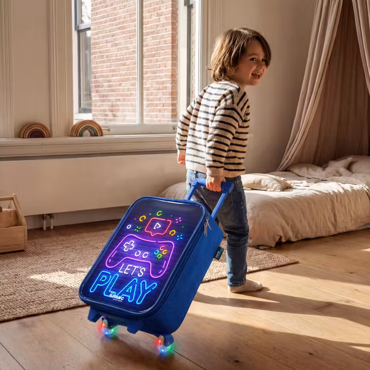 Kinderkoffer - Blauw - Neoncontroller tegen een bakstenen muur — 3
