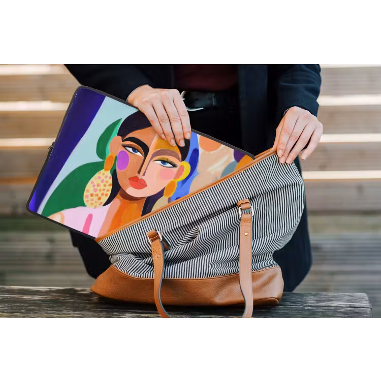 Laptophoes - Portret - Vrouw - Modern — 4