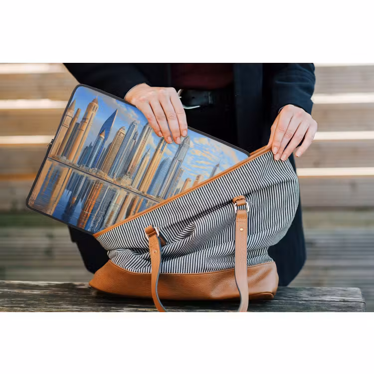 Laptophoes - Skyline - Wolkenkrabbers - Water - Blauw — 4