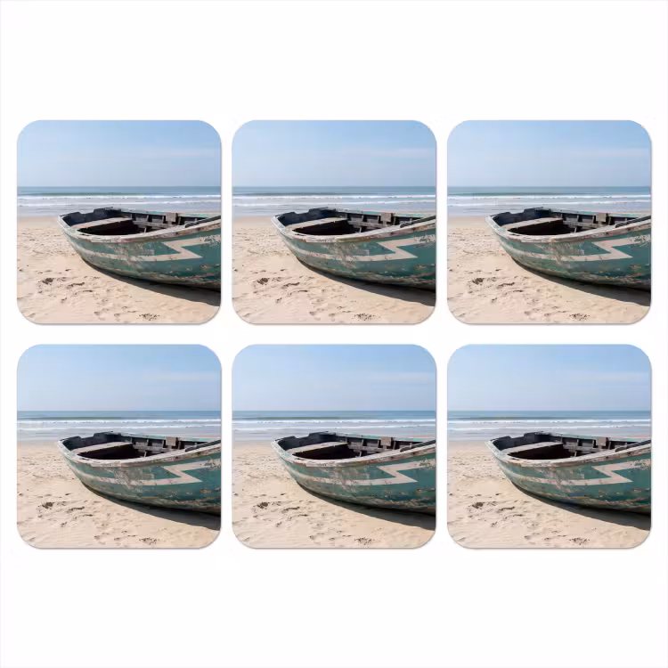 Onderzetter​ - Oude Roeiboot op Strand