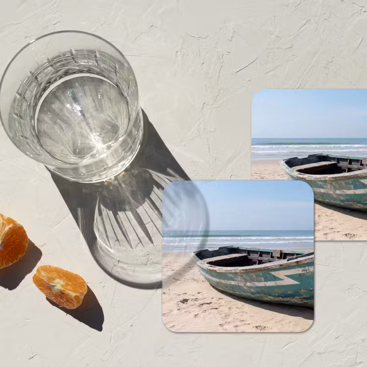 Onderzetter​ - Oude Roeiboot op Strand — 2