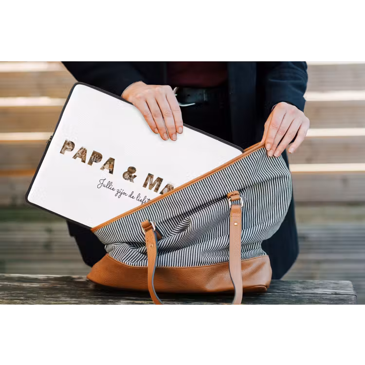 Gepersonaliseerde laptophoes - Papa & Mama - Lettercollage — 4