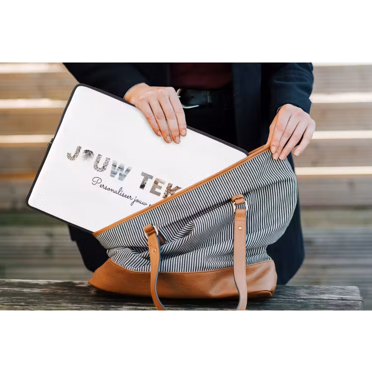 Gepersonaliseerde laptophoes - Jouw Tekst - Lettercollage — 4