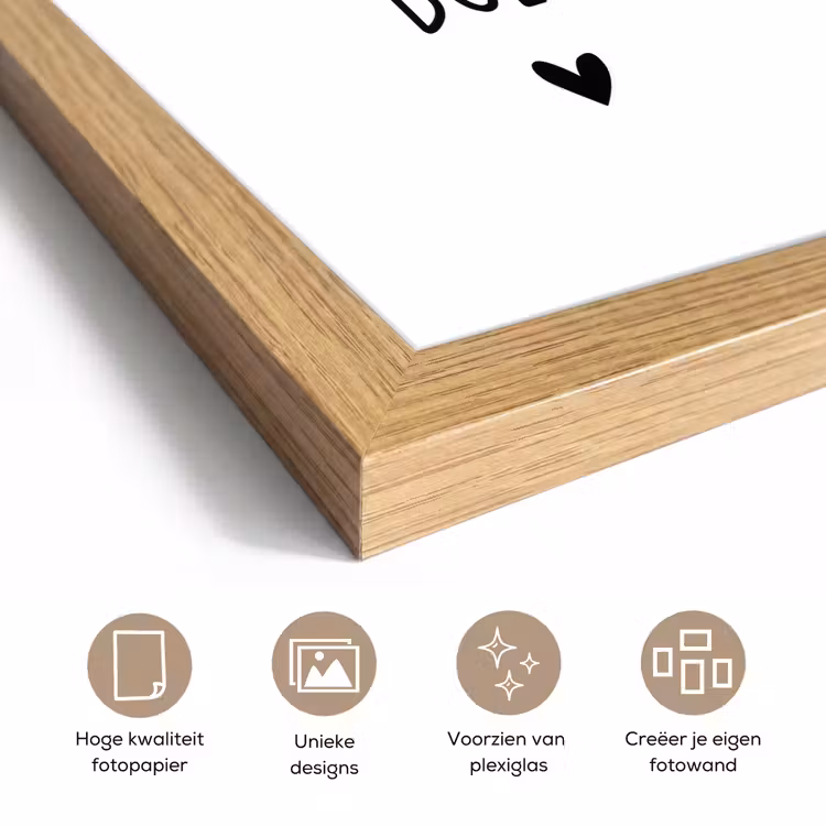 Poster met lijst - Engelse quote "DNA doesn't make a family, love does" met een hartje op een witte achtergrond — 6
