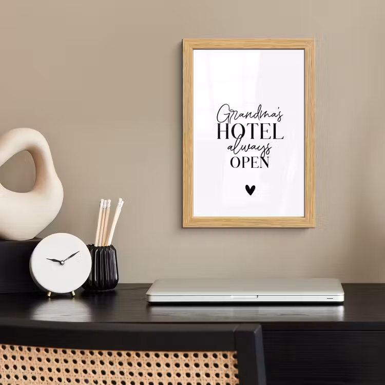 Poster met lijst - Quotes - Spreuken - Oma - Grandma's hotel always open — 2