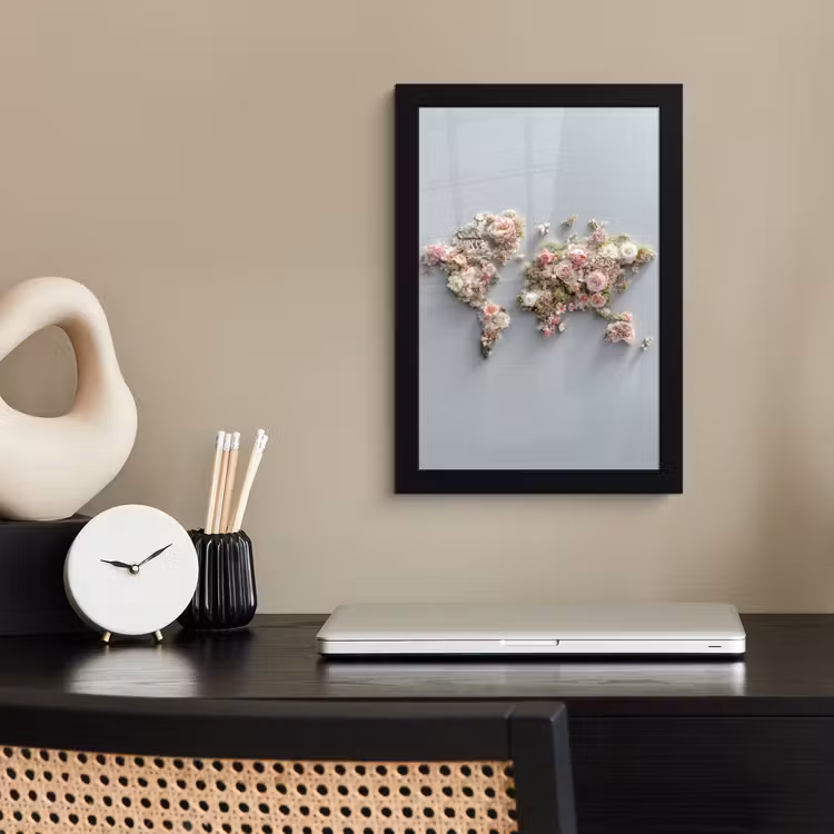 Poster met lijst - Wereldkaart Oudroze Bloemen Grijs — 2