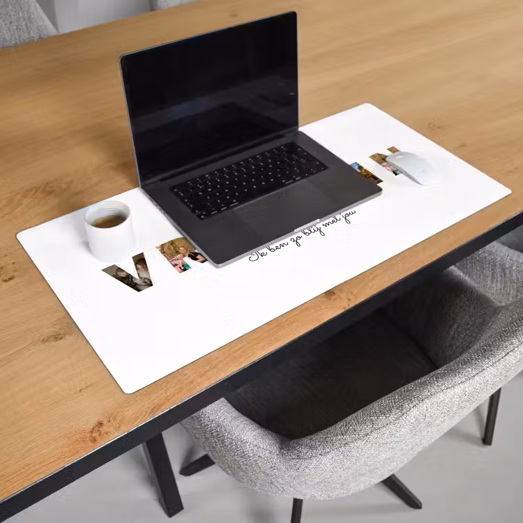 Gepersonaliseerde bureau onderlegger - Vriendin - Lettercollage — 3