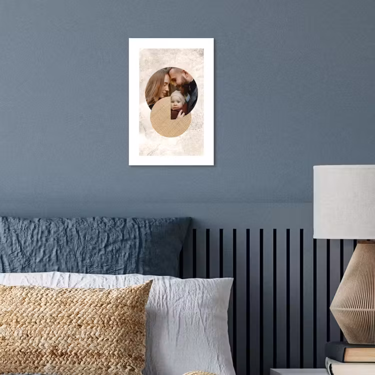 Gepersonaliseerde poster - Ronde fotocollage met beige textuur en marmeren achtergrond — 3