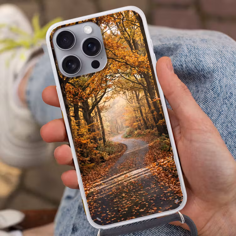 Telefoonhoesje met koord - Bospad - Herfstbos - Bladeren - Oranje - Nostalgisch — 2