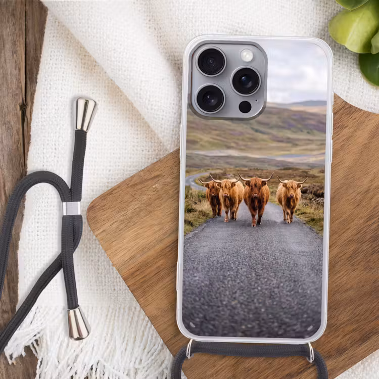 Telefoonhoesje met koord - Schotse Hooglanders - Weg - Landschap - Kudde — 3
