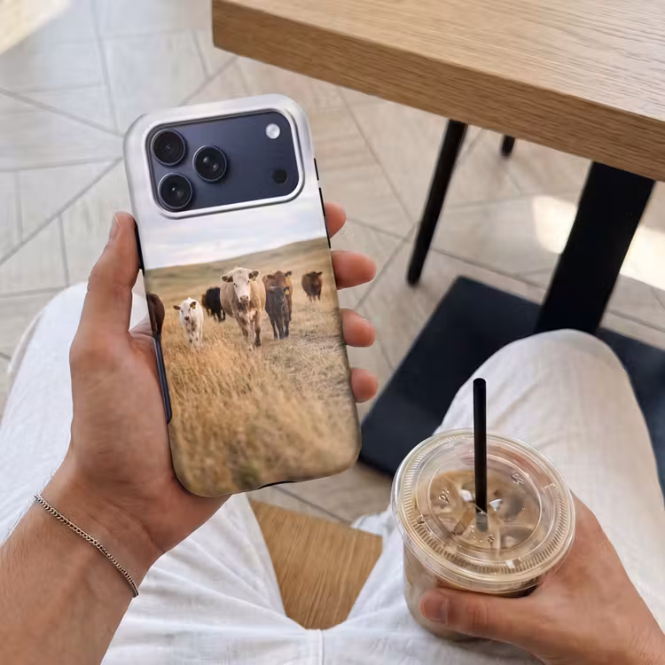 Telefoonhoesje Toughcase - Runderen - Kudde - Landschap - Weide - Rustig — 4