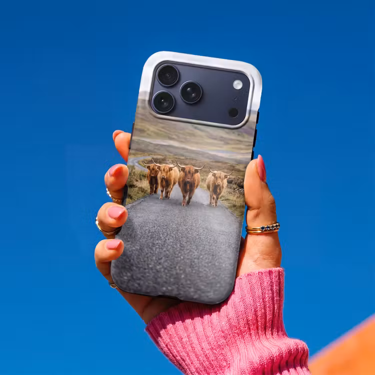 Telefoonhoesje Toughcase - Schotse Hooglanders - Weg - Landschap - Kudde — 2