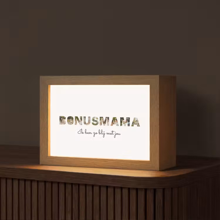 Gepersonaliseerde tafellamp - Bonusmama - Lettercollage — 1