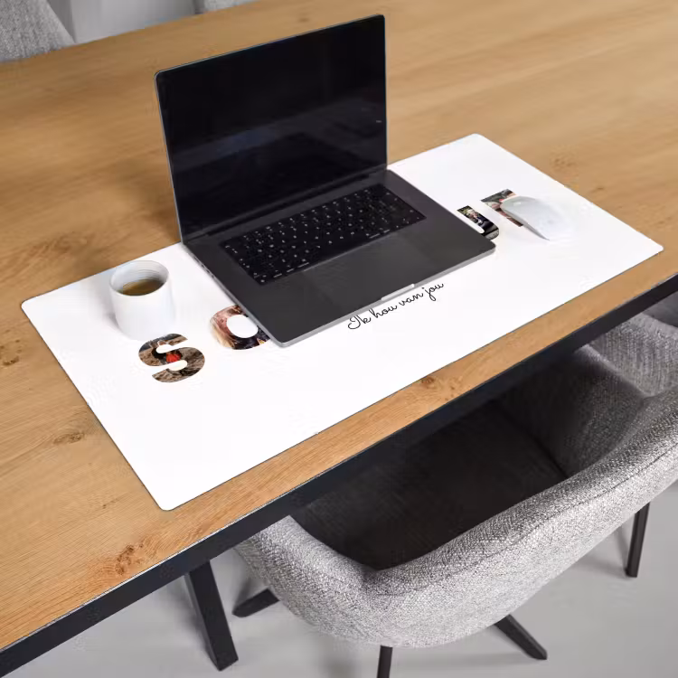 Gepersonaliseerde bureau onderlegger - Schatje - Lettercollage — 3