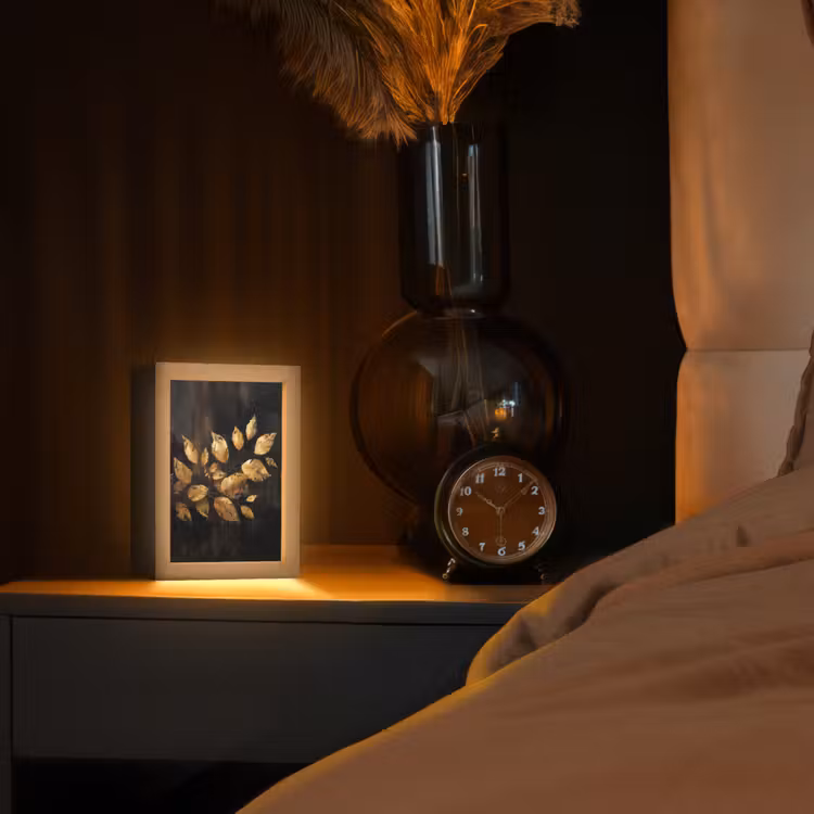 Tafellamp - Gouden Bladeren op Donkere Achtergrond — 2