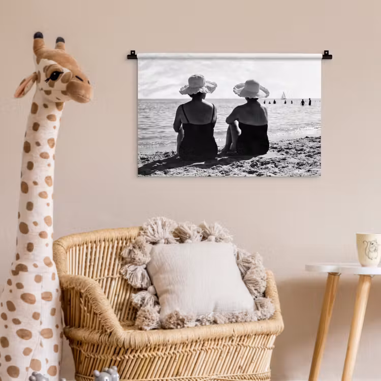 Wandkleed - Twee Vrouwen Strand Zwart Wit — 5