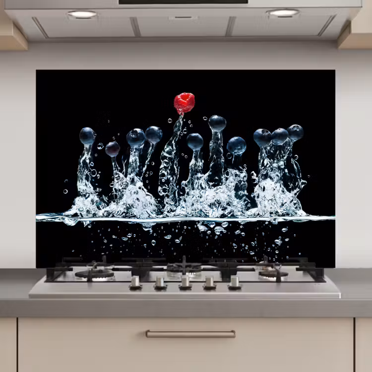 Spatscherm keuken - Bessen - Water - Zwart - Fruit - Framboos — 1