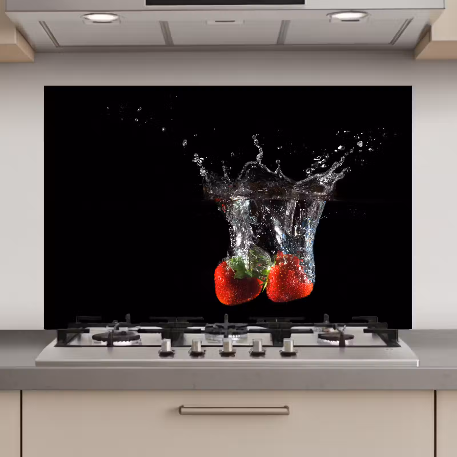 Spatscherm keuken - Aardbeien - Fruit - Water - Zwart - Rood — 1
