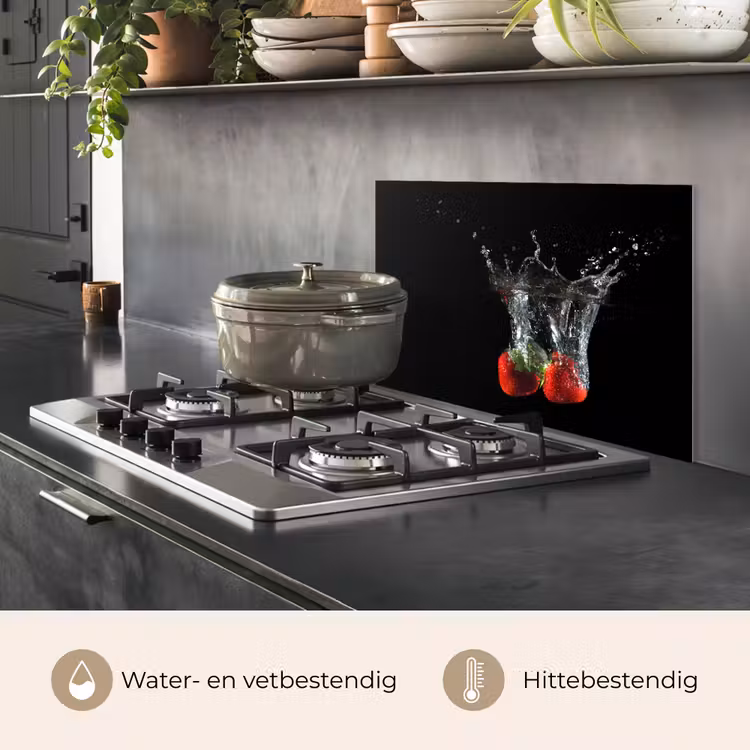 Spatscherm keuken - Aardbeien - Fruit - Water - Zwart - Rood — 7