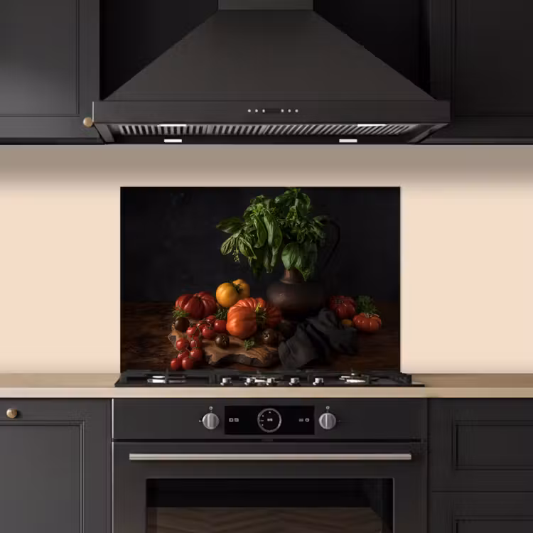 Spatscherm keuken - Stilleven - Tomaten - Basilicum - Schilderij - Groente - Zwart — 2