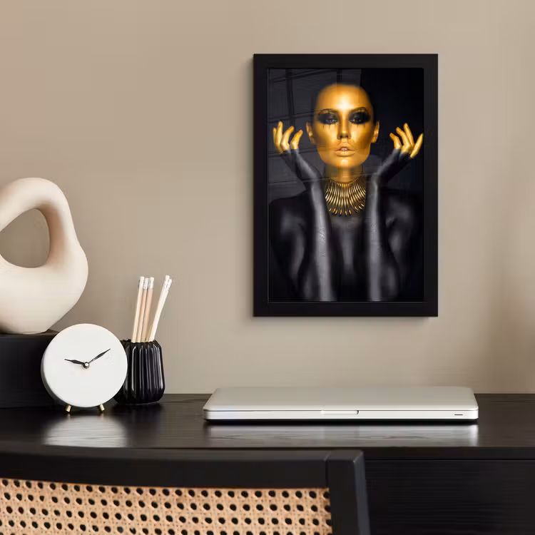 Poster met lijst - Vrouw - Portret - Goud - Luxe - Zwart — 2