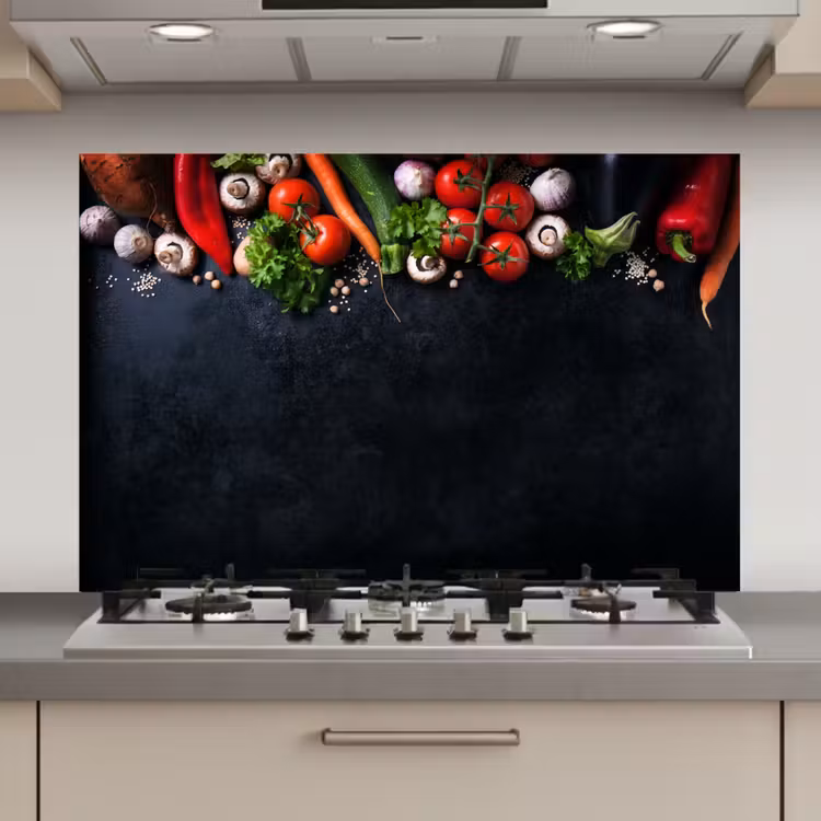 Spatscherm keuken - Groente - Kruiden - Specerijen - Zwart - Rustiek - Keuken — 1