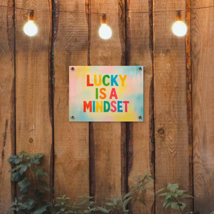 Tuinposter - Quote - Lucky - Regenboogkleuren — 2