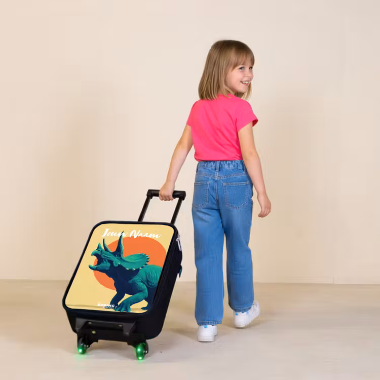 Kinderkoffer met naam - Dino - Triceratops - Dier — 2
