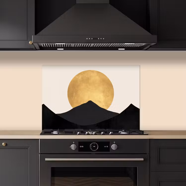 Spatscherm keuken - Bergsilhouetten - Gouden cirkel - Beige — 2