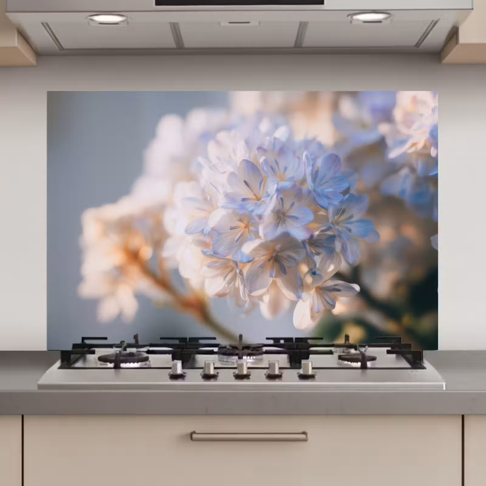 Spatscherm keuken - Bloemen - Lichtblauw - Wazig - Trosje — 1