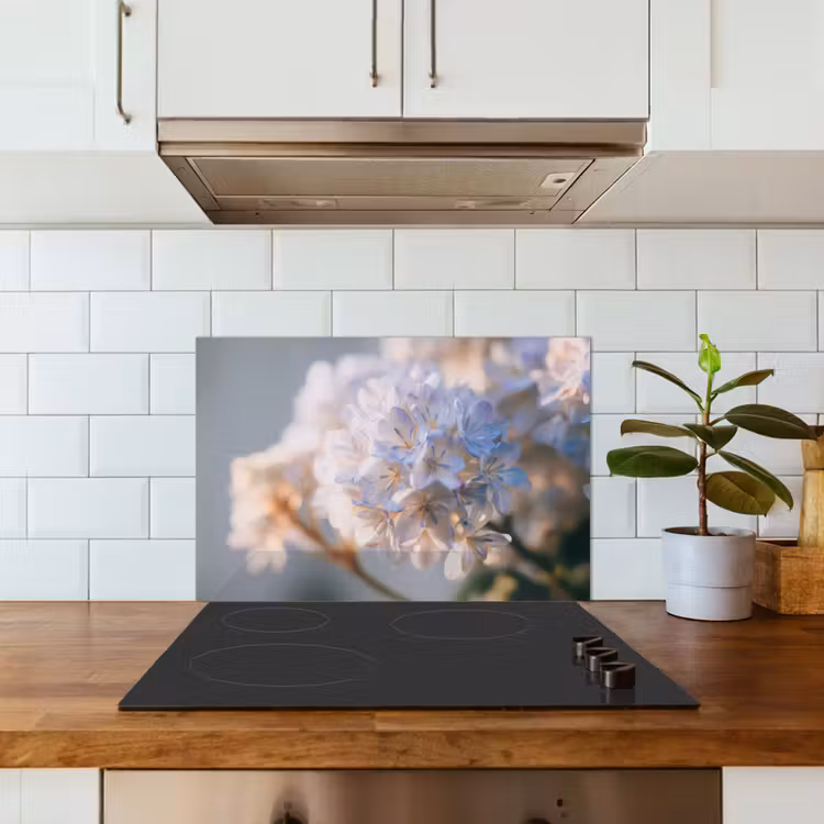 Spatscherm keuken - Bloemen - Lichtblauw - Wazig - Trosje — 6