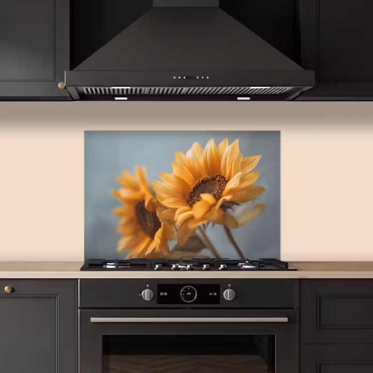 Spatscherm keuken - Zonnebloemen - Geel - Wazig — 2