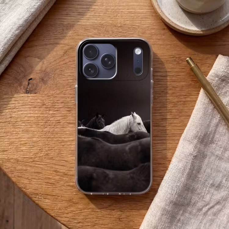 Telefoonhoesje Softcase - Paarden - Zwart - Wit - Kudde — 2