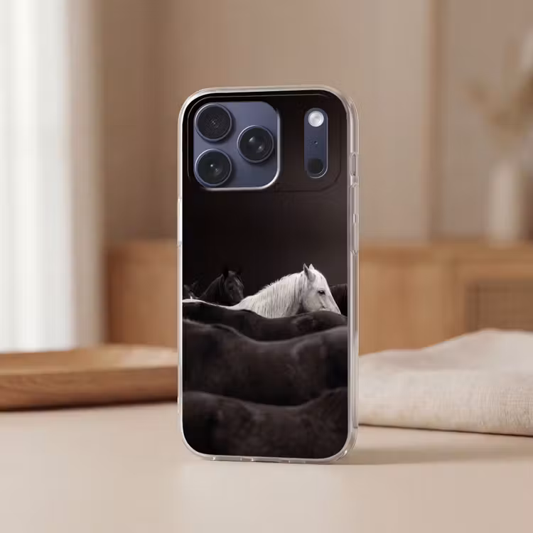 Telefoonhoesje Softcase - Paarden - Zwart - Wit - Kudde — 3