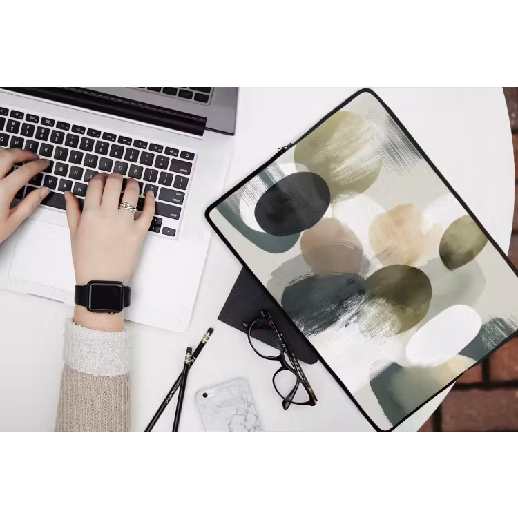Laptophoes - Minimalistisch - Cirkels - Penseelstreken - Beige — 3