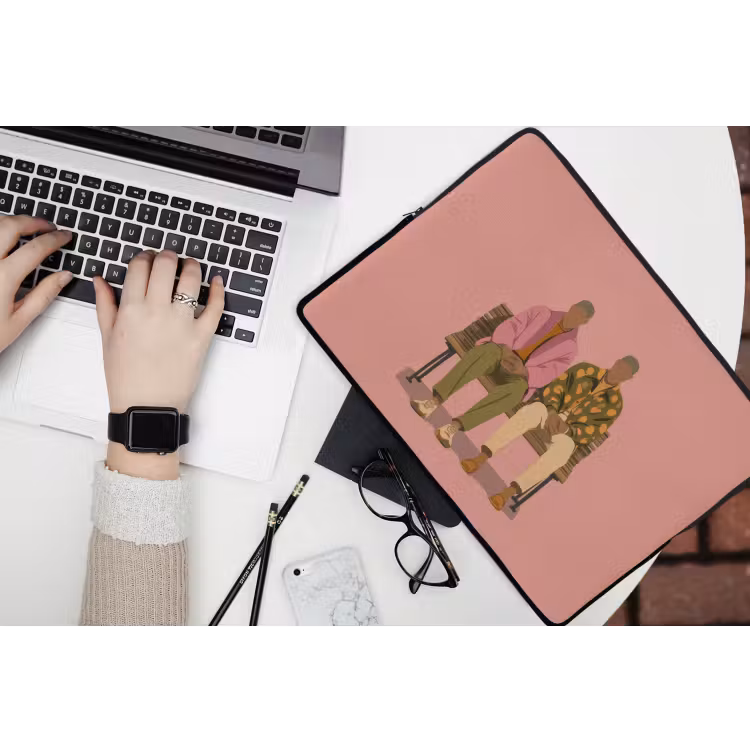 Laptophoes - Illustratie - Bankje - Personen - Minimalistisch — 3