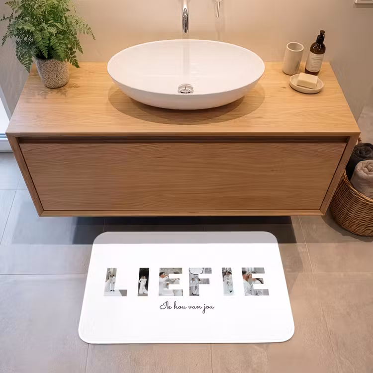 Gepersonaliseerde badmat - Liefie - Lettercollage — 2