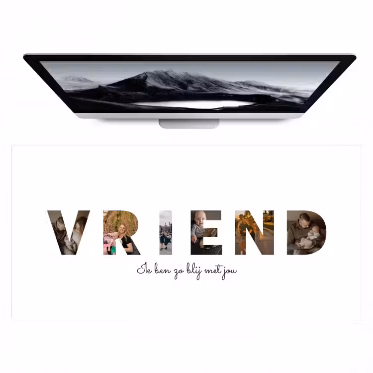 Gepersonaliseerde bureau onderlegger - Vriend - Lettercollage — 1